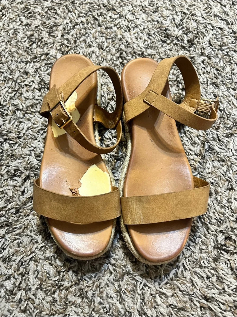 Girl’s brown strappy sandals. Size 4